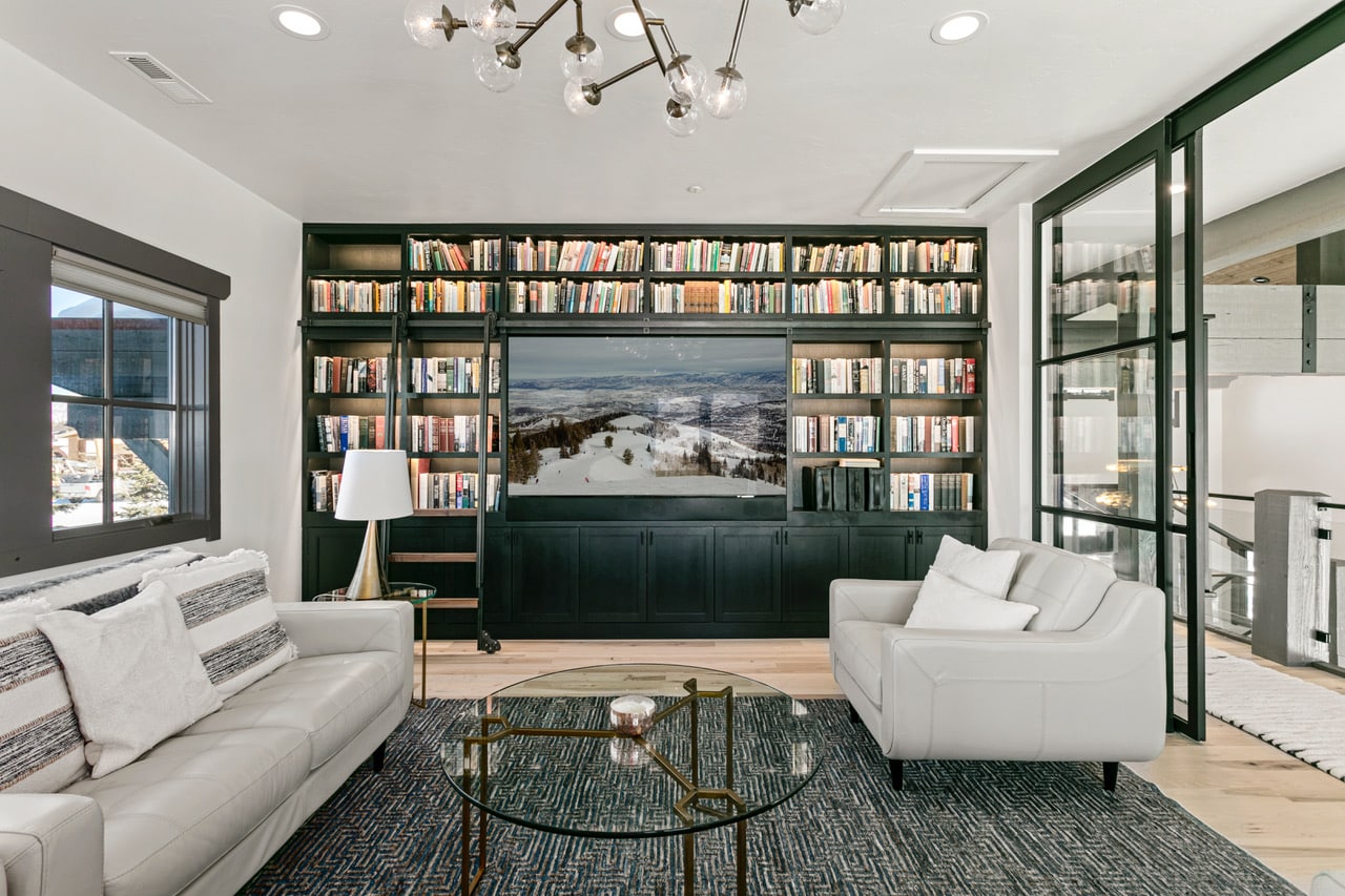 Library in new luxury home